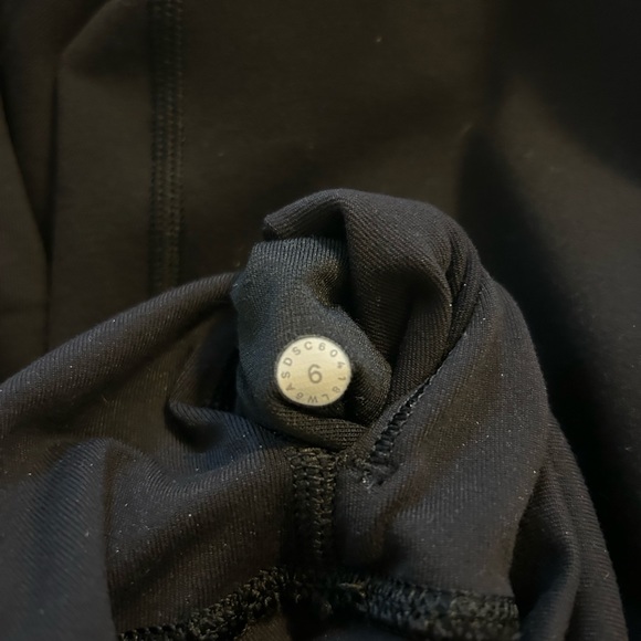 Lululemon Wunder Under Leggings — Size 6 - Picture 2 of 3